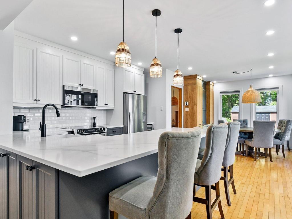 









625


Rue La Bruyère

,
Laval (Auteuil),




QC
H1H1X2

