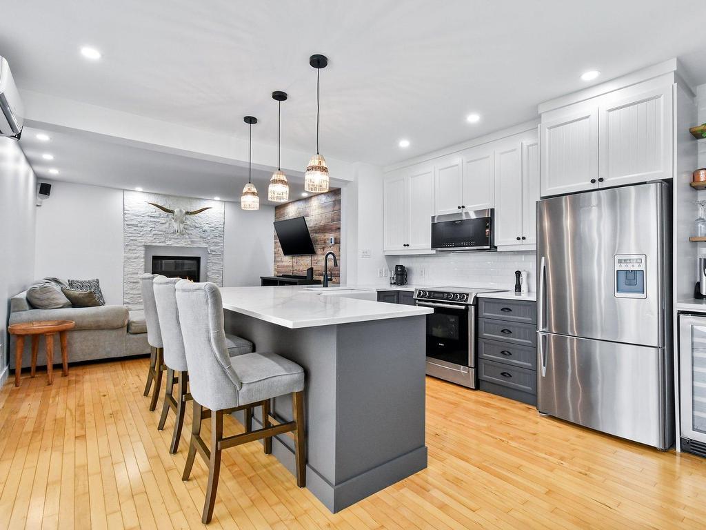 









625


Rue La Bruyère

,
Laval (Auteuil),




QC
H1H1X2

