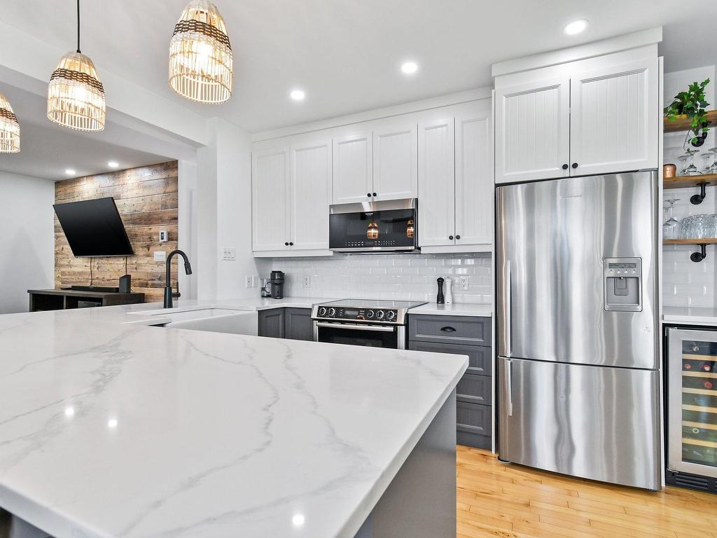 









625


Rue La Bruyère

,
Laval (Auteuil),




QC
H1H1X2

