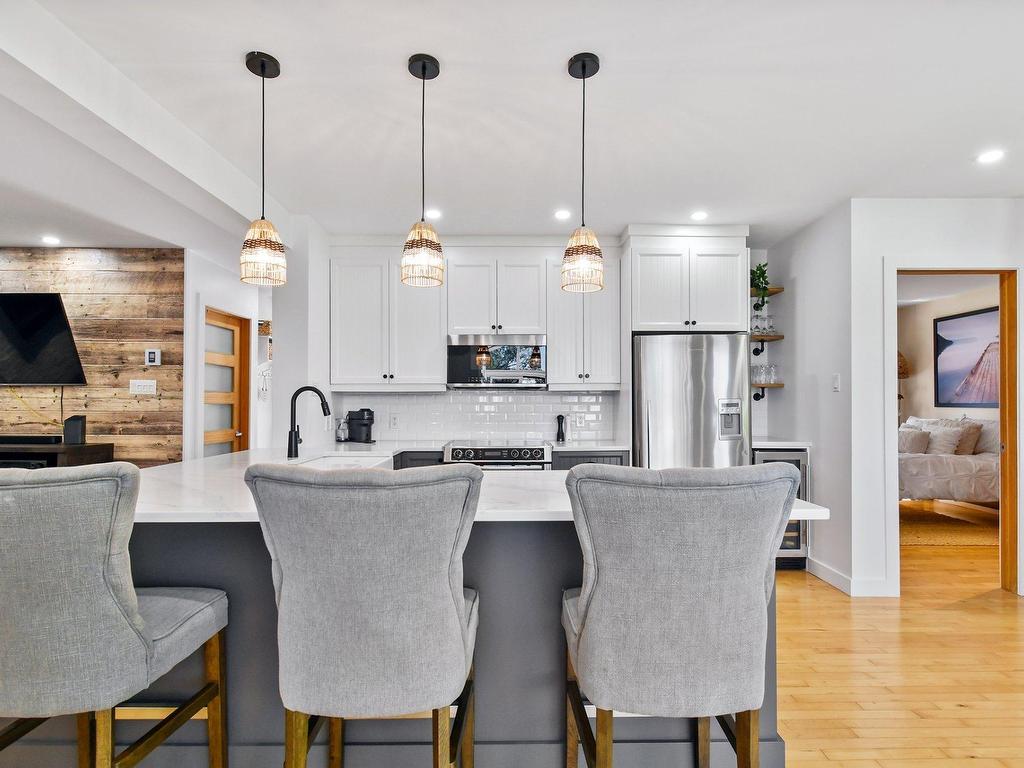 









625


Rue La Bruyère

,
Laval (Auteuil),




QC
H1H1X2

