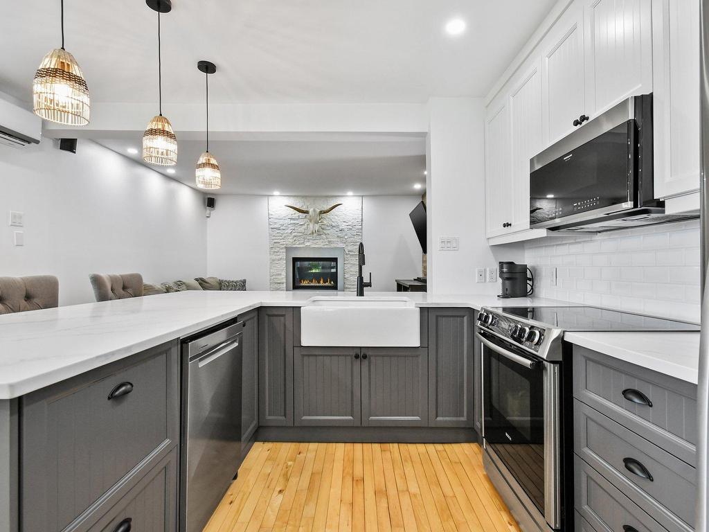 









625


Rue La Bruyère

,
Laval (Auteuil),




QC
H1H1X2

