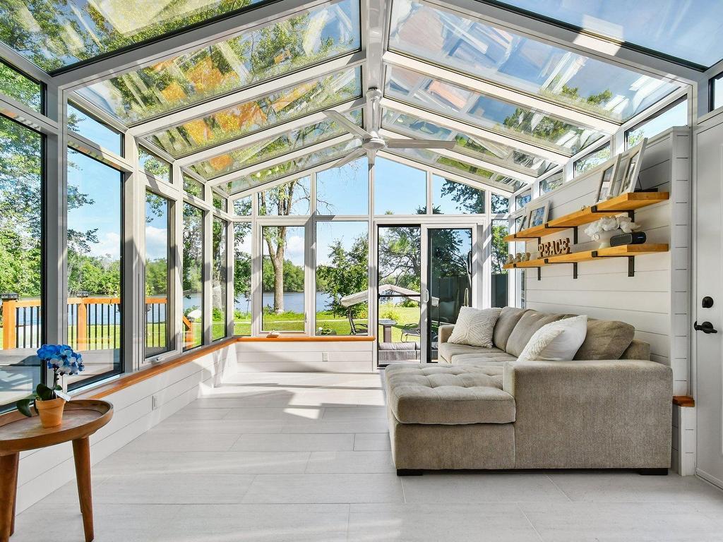 









625


Rue La Bruyère

,
Laval (Auteuil),




QC
H1H1X2

