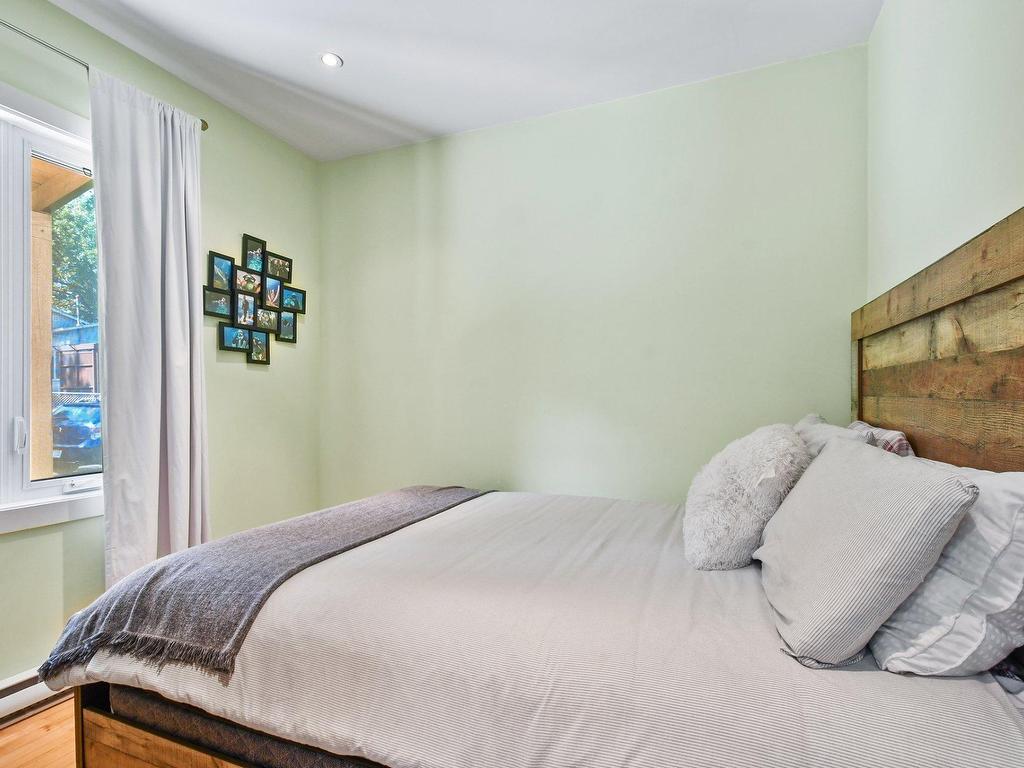 









625


Rue La Bruyère

,
Laval (Auteuil),




QC
H1H1X2


