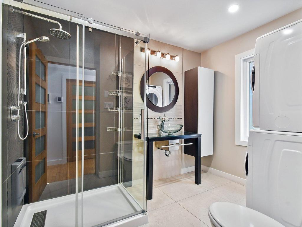 









625


Rue La Bruyère

,
Laval (Auteuil),




QC
H1H1X2

