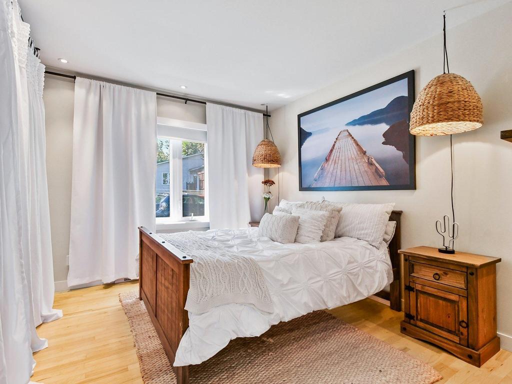 









625


Rue La Bruyère

,
Laval (Auteuil),




QC
H1H1X2

