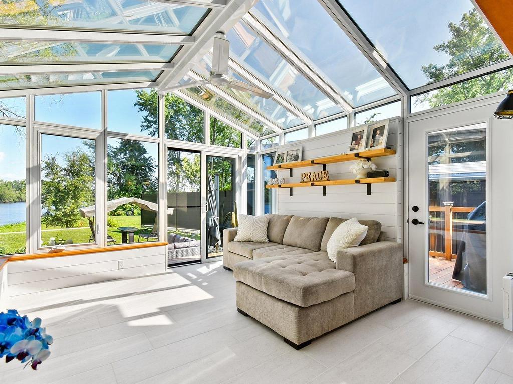 









625


Rue La Bruyère

,
Laval (Auteuil),




QC
H1H1X2

