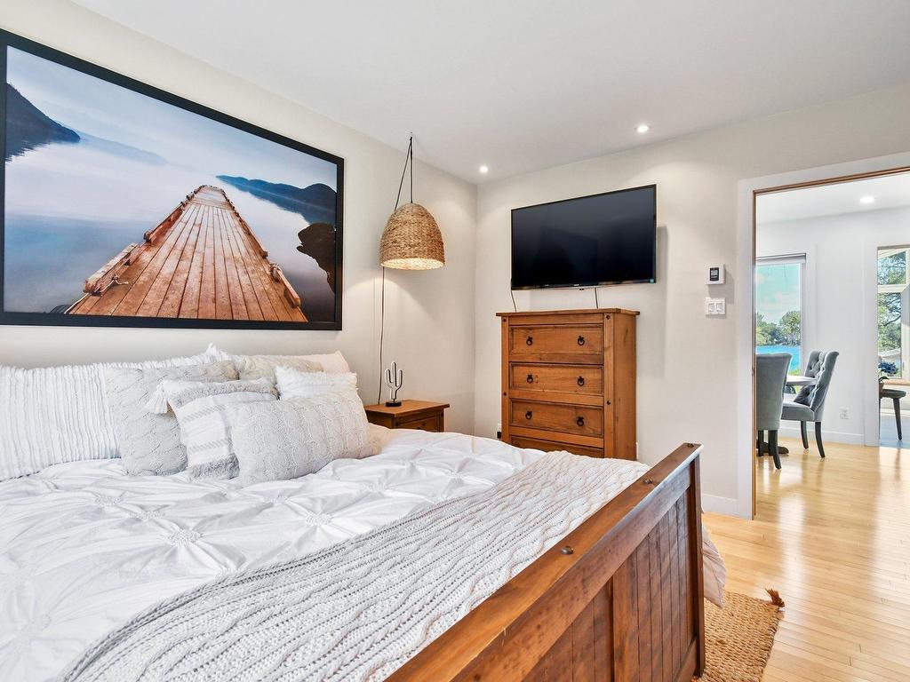









625


Rue La Bruyère

,
Laval (Auteuil),




QC
H1H1X2

