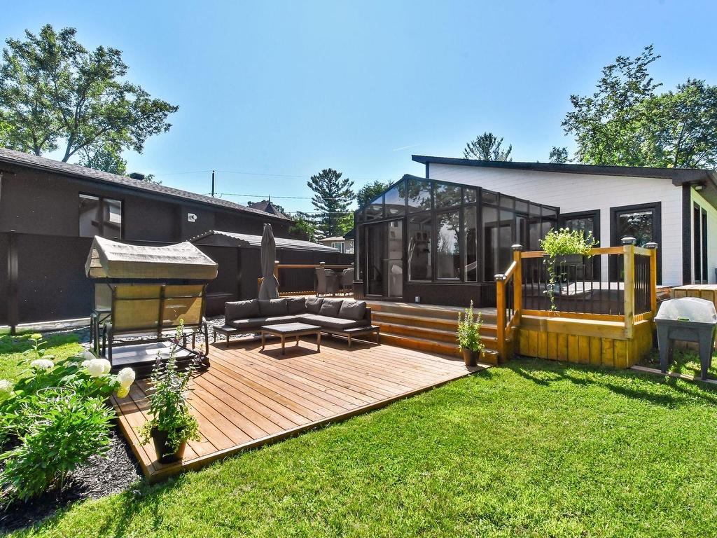









625


Rue La Bruyère

,
Laval (Auteuil),




QC
H1H1X2

