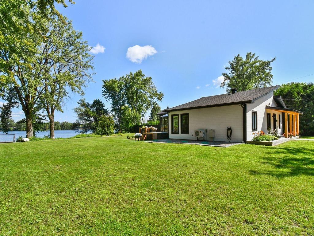 









625


Rue La Bruyère

,
Laval (Auteuil),




QC
H1H1X2

