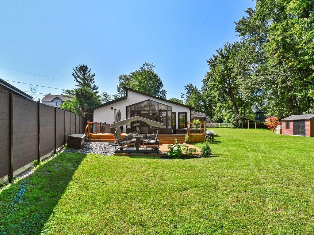 









625


Rue La Bruyère

,
Laval (Auteuil),




QC
H1H1X2

