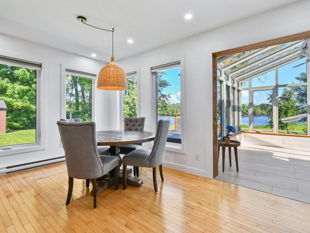 









625


Rue La Bruyère

,
Laval (Auteuil),




QC
H1H1X2

