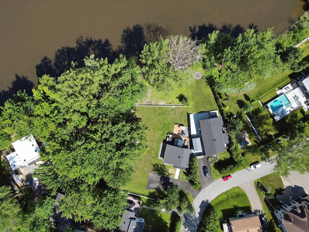 









625


Rue La Bruyère

,
Laval (Auteuil),




QC
H1H1X2

