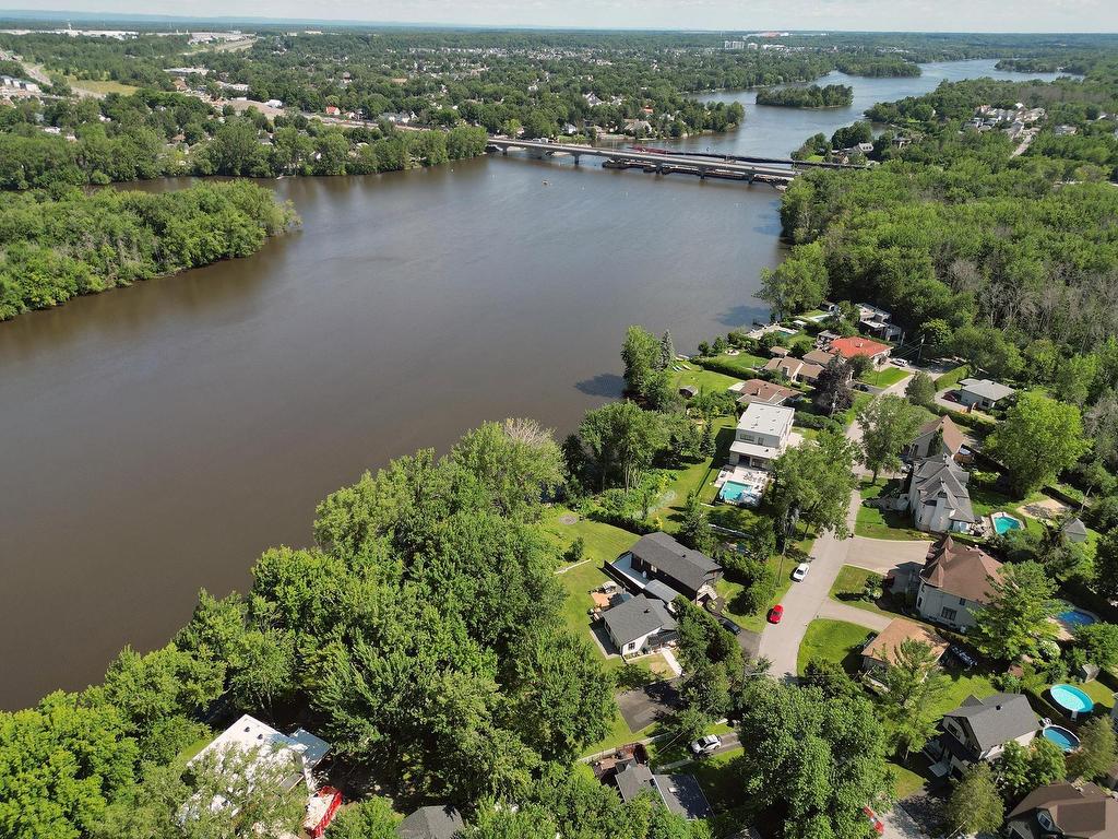 









625


Rue La Bruyère

,
Laval (Auteuil),




QC
H1H1X2

