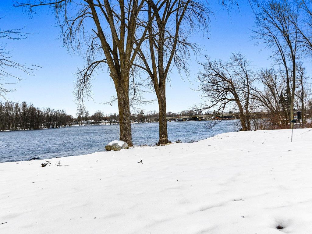 









625


Rue La Bruyère

,
Laval (Auteuil),




QC
H1H1X2

