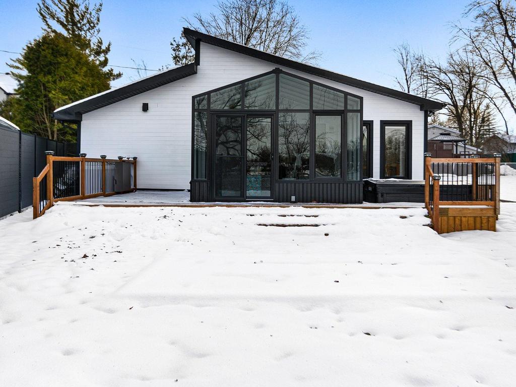 









625


Rue La Bruyère

,
Laval (Auteuil),




QC
H1H1X2

