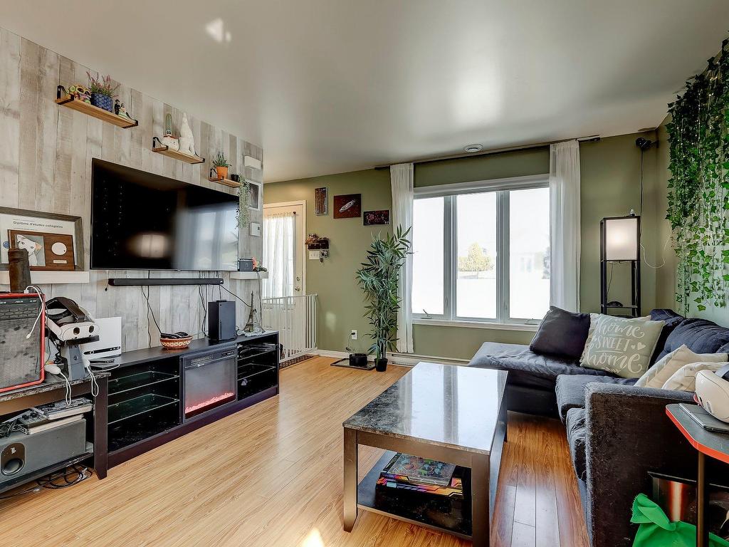 









167


Rue Chagnon

,
Waterloo,




QC
J0E2N0

