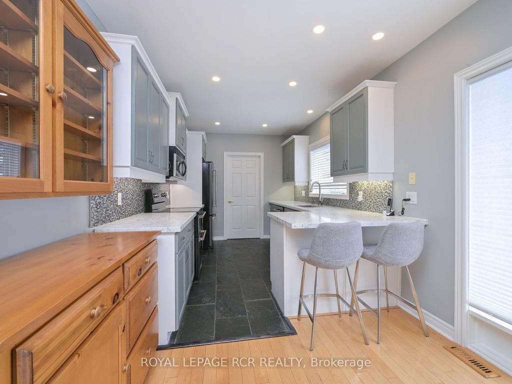 









42


Napa Ridge

N/A,
New Tecumseth,




ON
L9R 2E4

