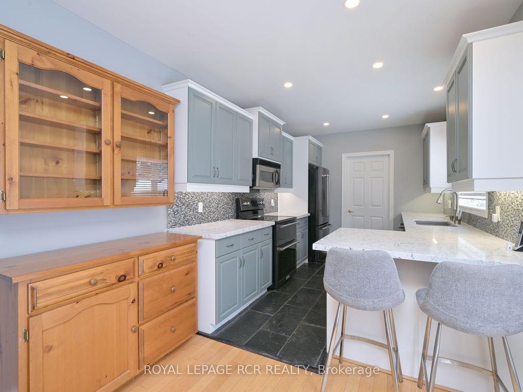 









42


Napa Ridge

N/A,
New Tecumseth,




ON
L9R 2E4

