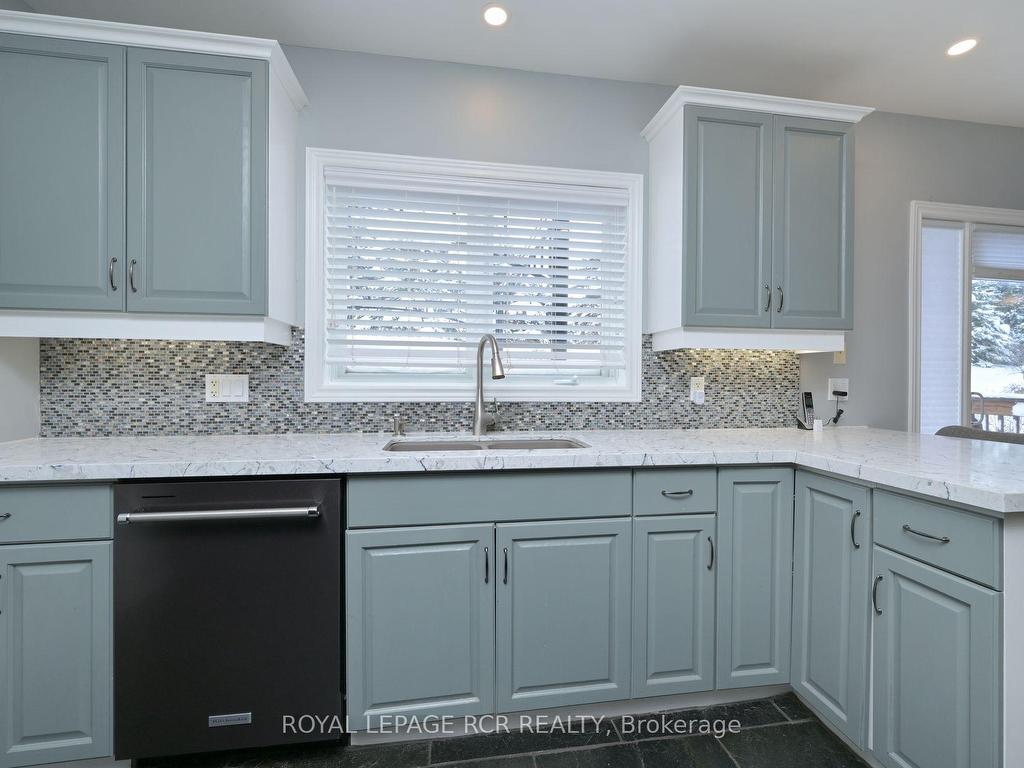 









42


Napa Ridge

N/A,
New Tecumseth,




ON
L9R 2E4

