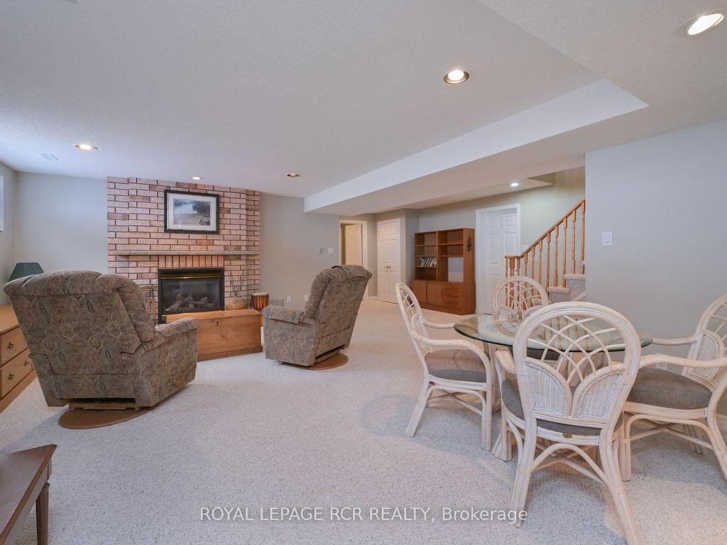 









42


Napa Ridge

N/A,
New Tecumseth,




ON
L9R 2E4

