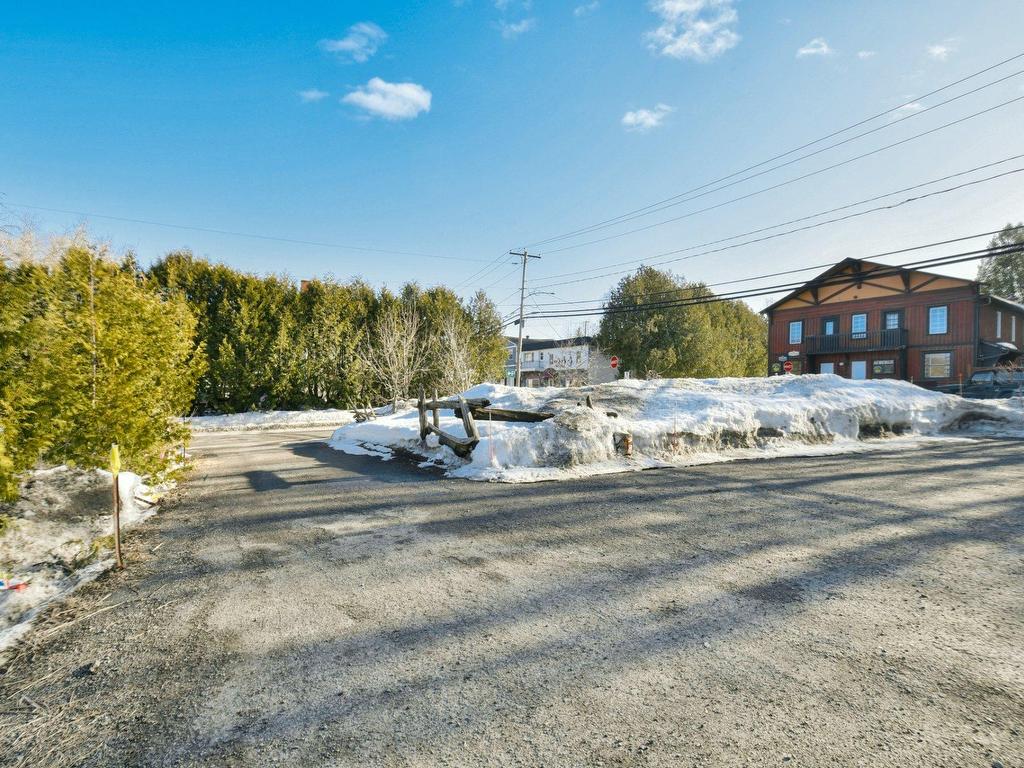 












Rue St-Joseph

,
Sainte-Adèle,







QC
J8B1G5

