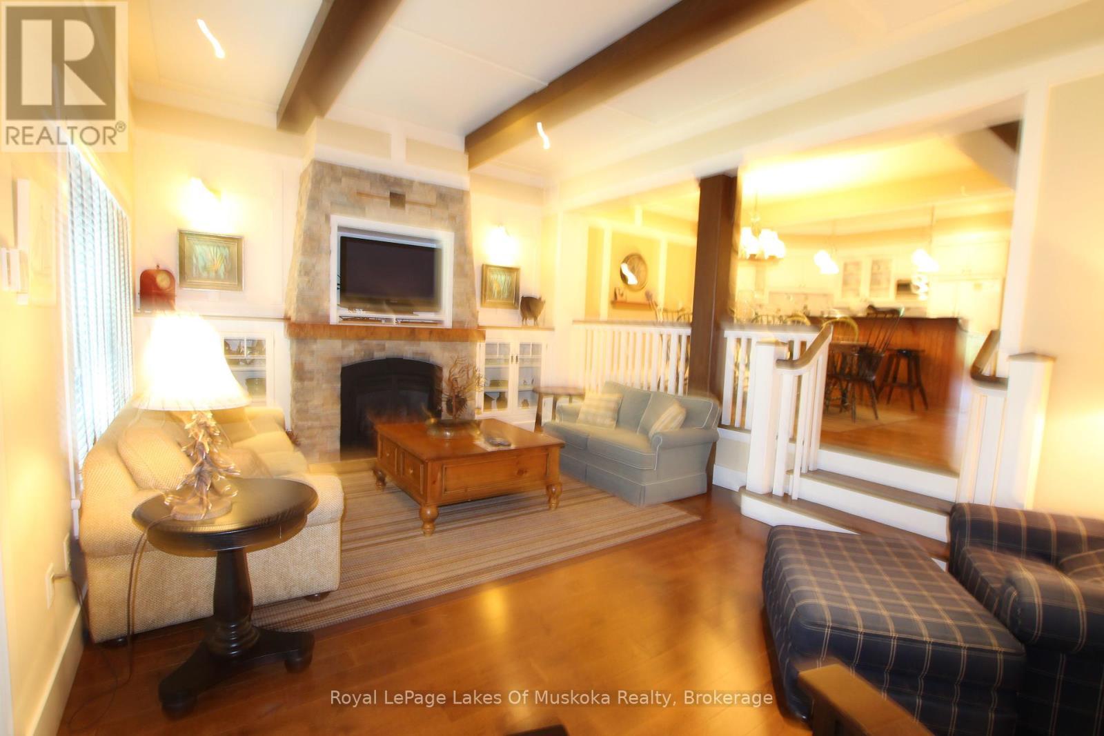 












V 11, W 5 - 1020 BIRCH GLEN ROAD

,
Lake of Bays (Mclean),




Ontario
P0B1A0

