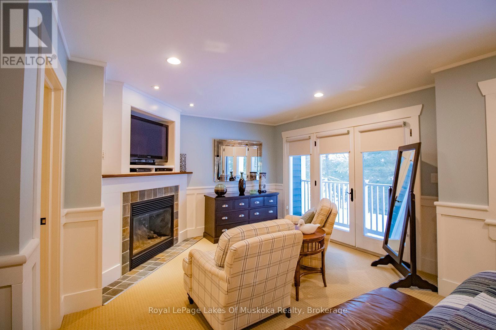 












V 11, W 5 - 1020 BIRCH GLEN ROAD

,
Lake of Bays (Mclean),




Ontario
P0B1A0


