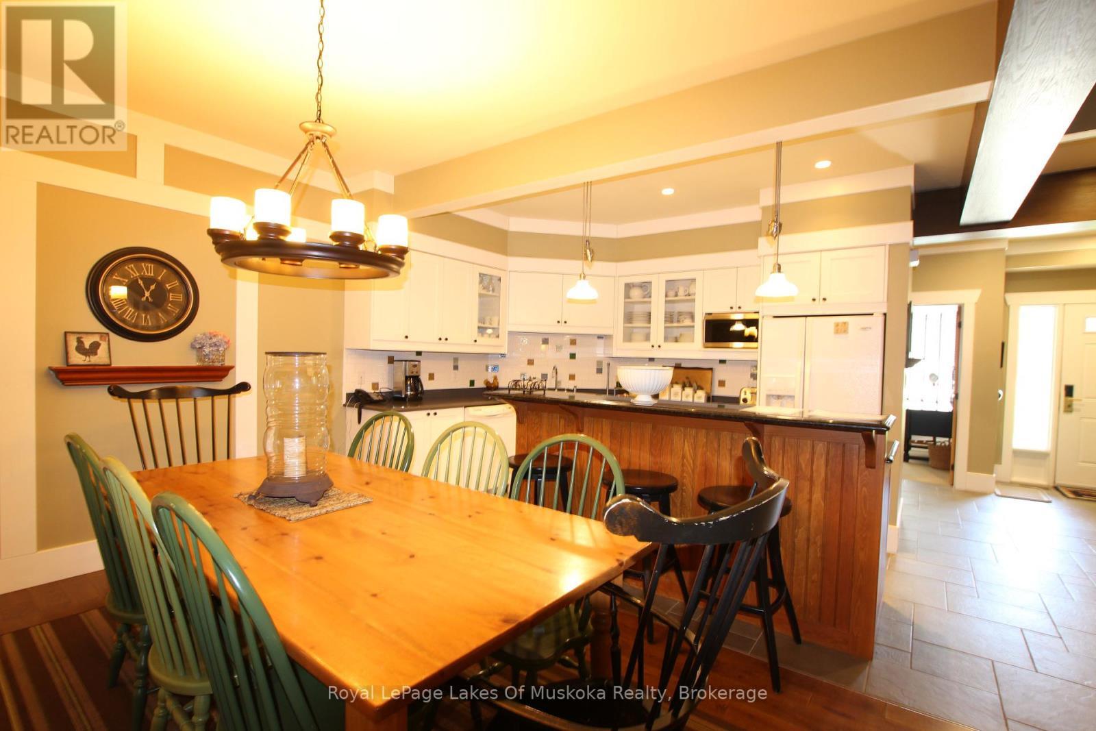 












V 11, W 5 - 1020 BIRCH GLEN ROAD

,
Lake of Bays (Mclean),




Ontario
P0B1A0

