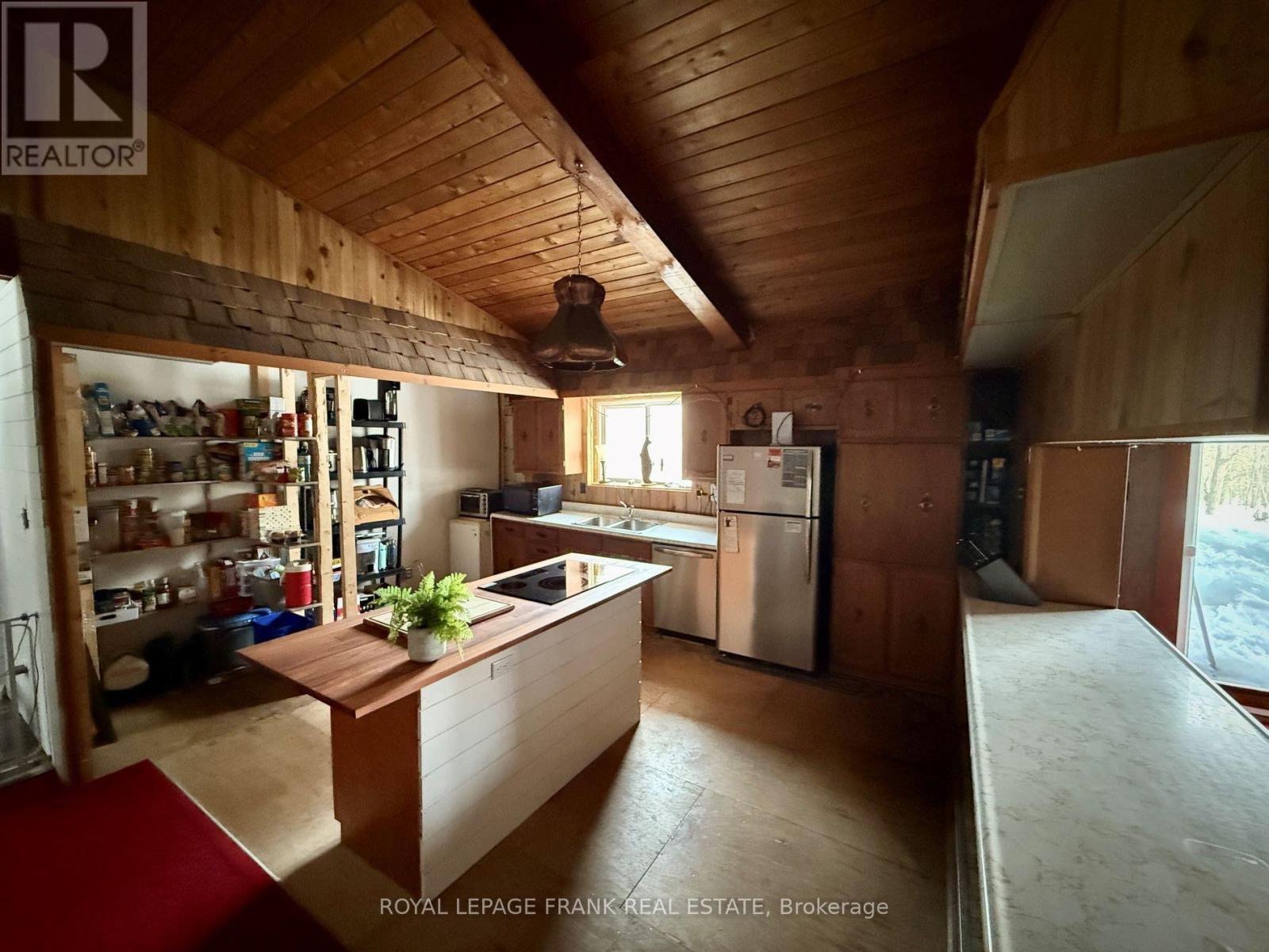 












2567 COUNTY ROAD 36 ROAD

,
Trent Lakes,




Ontario
K0L1J0

