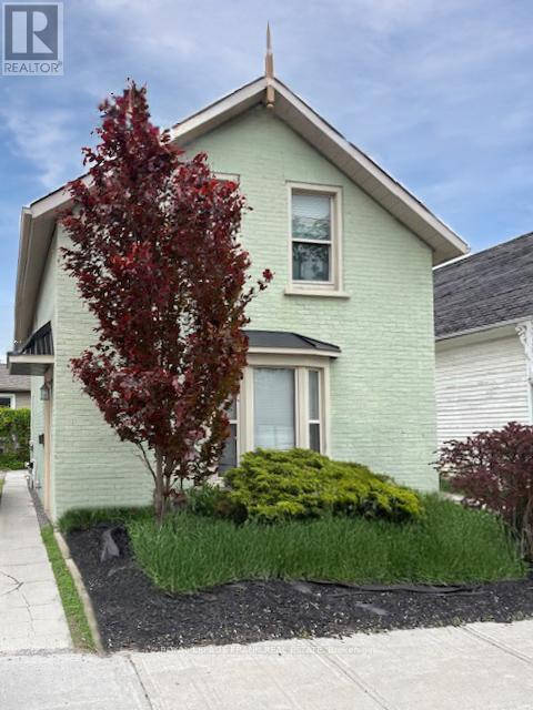 












140 ANTRIM STREET

,
Peterborough Central (North),




Ontario
K9H3G3

