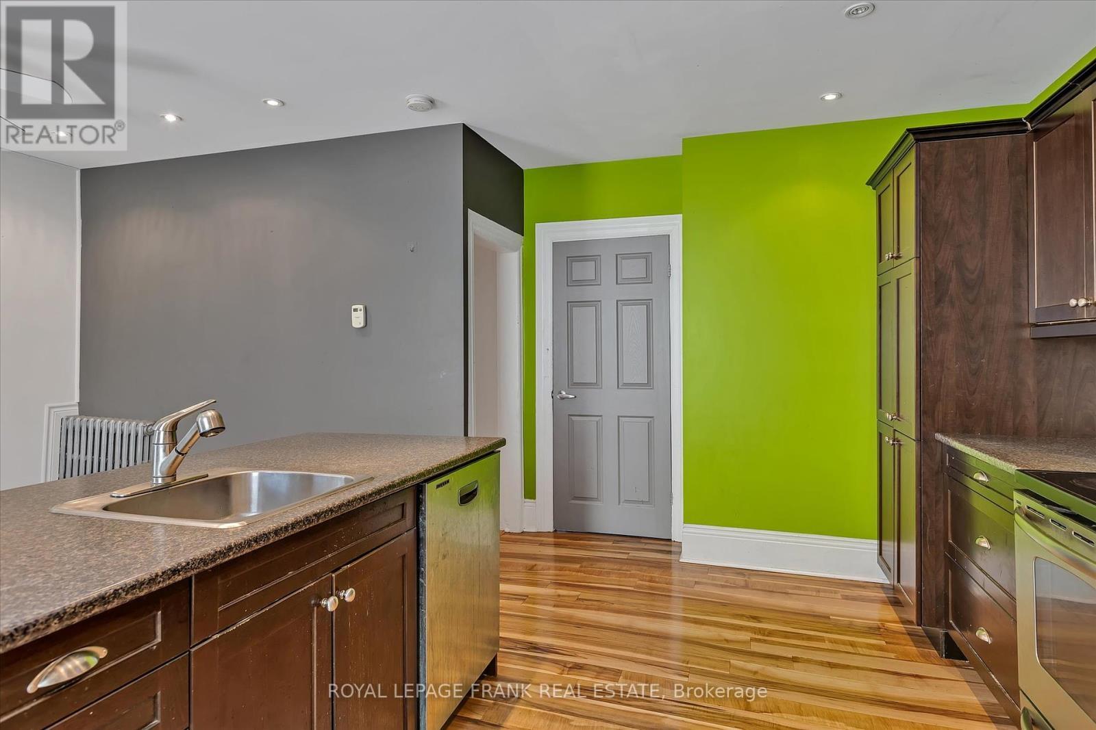 












140 ANTRIM STREET

,
Peterborough Central (North),




Ontario
K9H3G3


