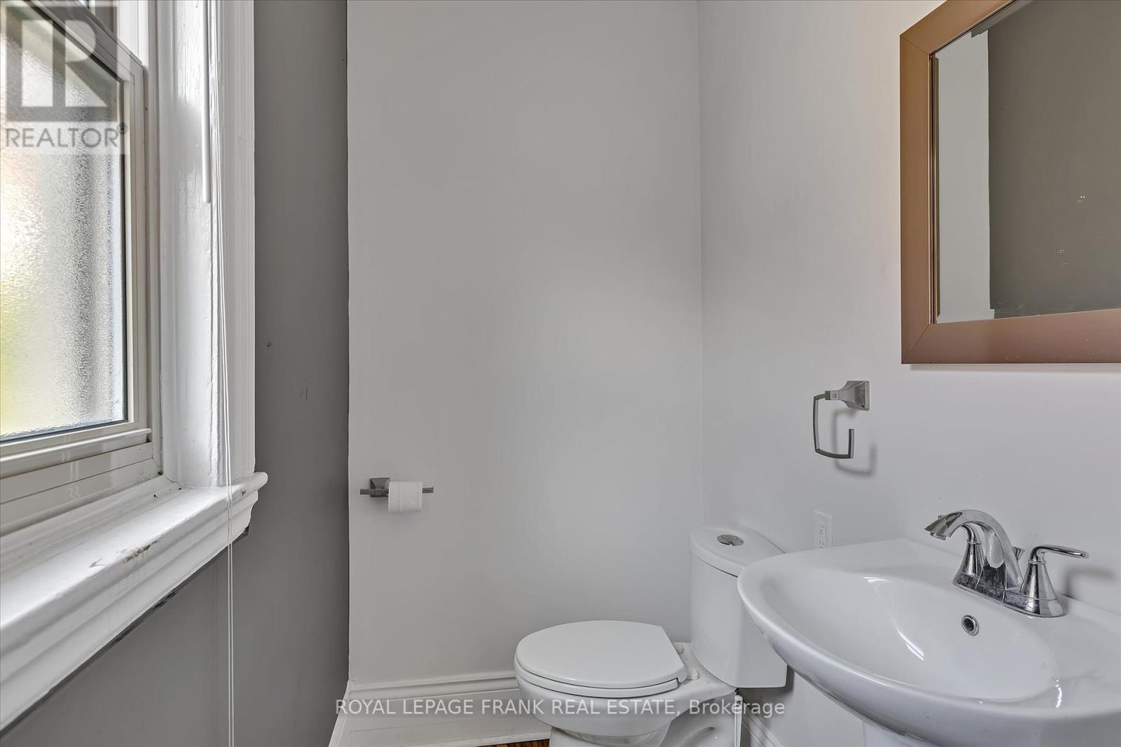 












140 ANTRIM STREET

,
Peterborough Central (North),




Ontario
K9H3G3

