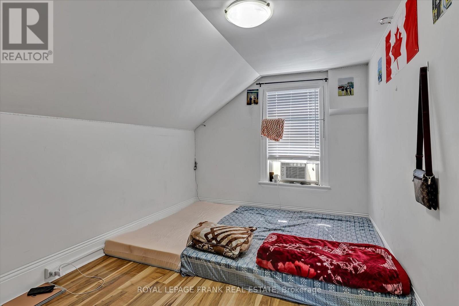 












140 ANTRIM STREET

,
Peterborough Central (North),




Ontario
K9H3G3

