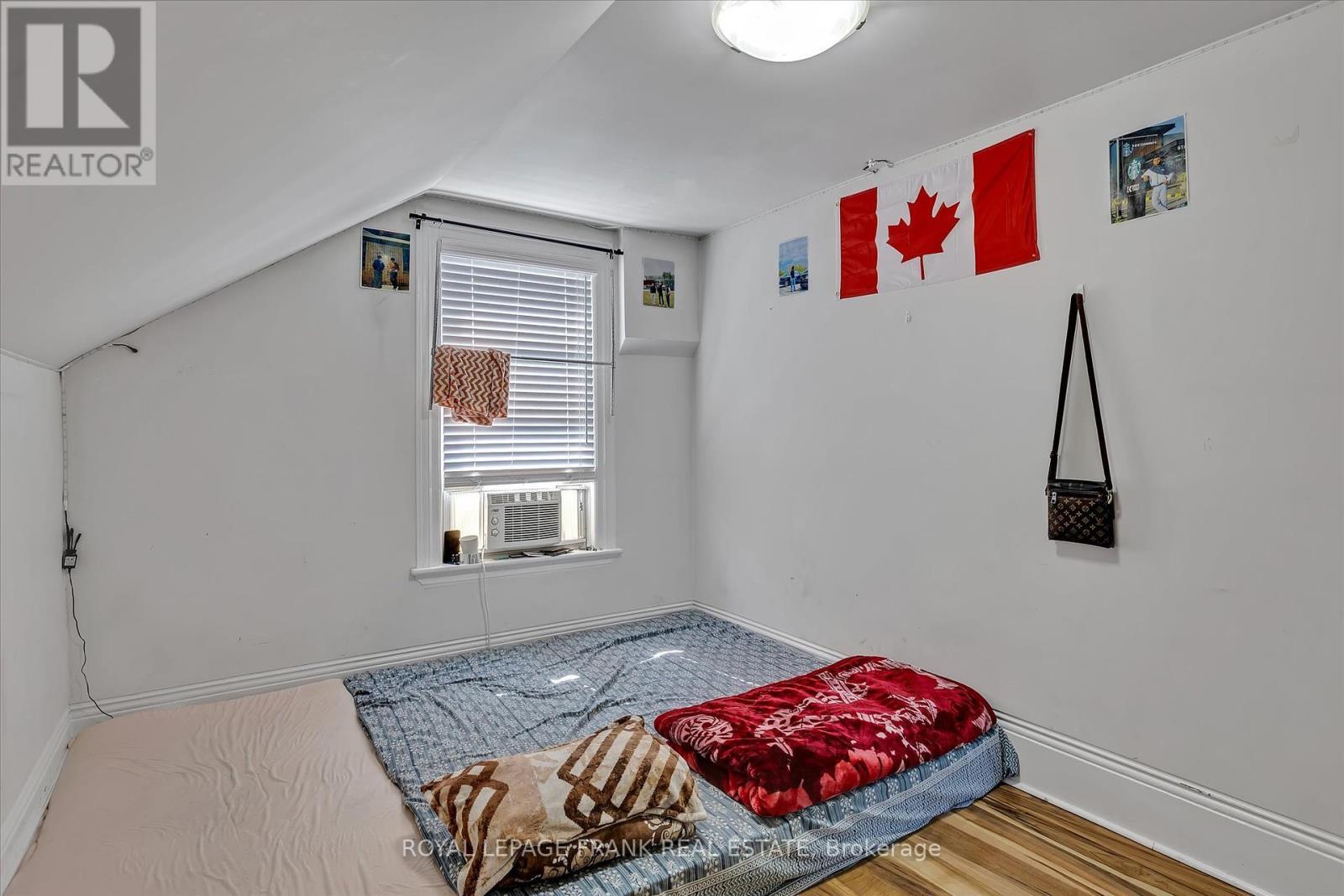 












140 ANTRIM STREET

,
Peterborough Central (North),




Ontario
K9H3G3

