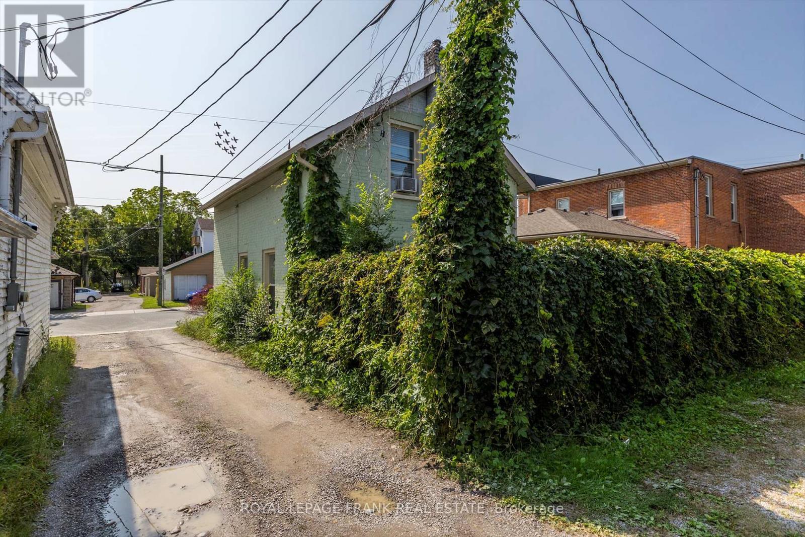 












140 ANTRIM STREET

,
Peterborough Central (North),




Ontario
K9H3G3

