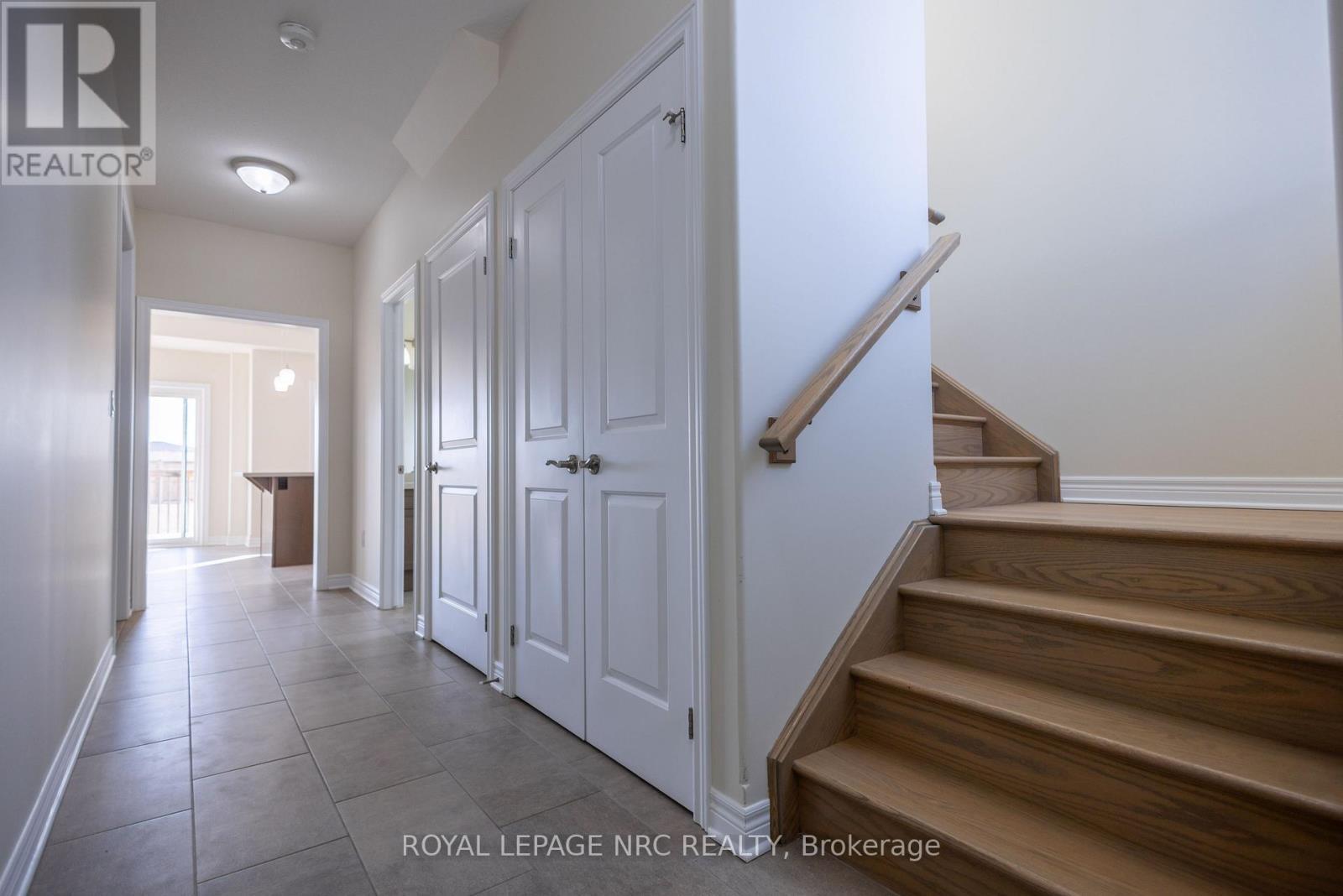 












33 CINNAMON STREET

,
Thorold (Rolling Meadows),




Ontario
L2V0H6

