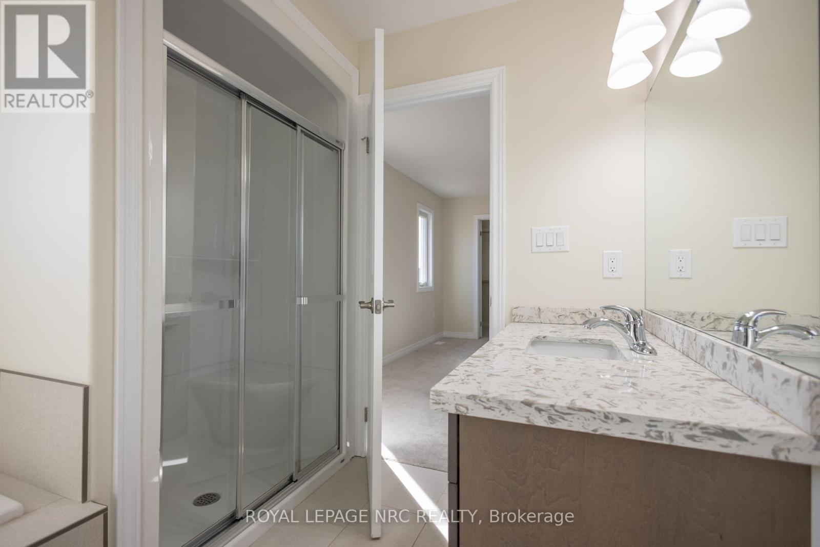 












33 CINNAMON STREET

,
Thorold (Rolling Meadows),




Ontario
L2V0H6

