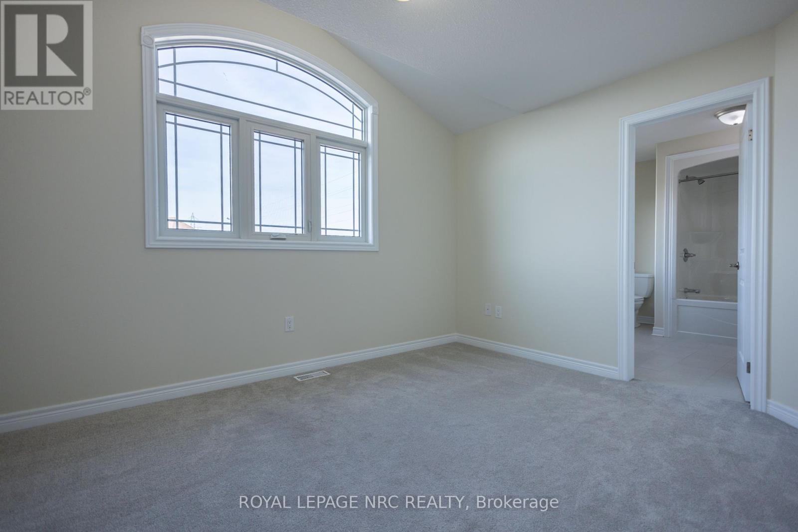 












33 CINNAMON STREET

,
Thorold (Rolling Meadows),




Ontario
L2V0H6

