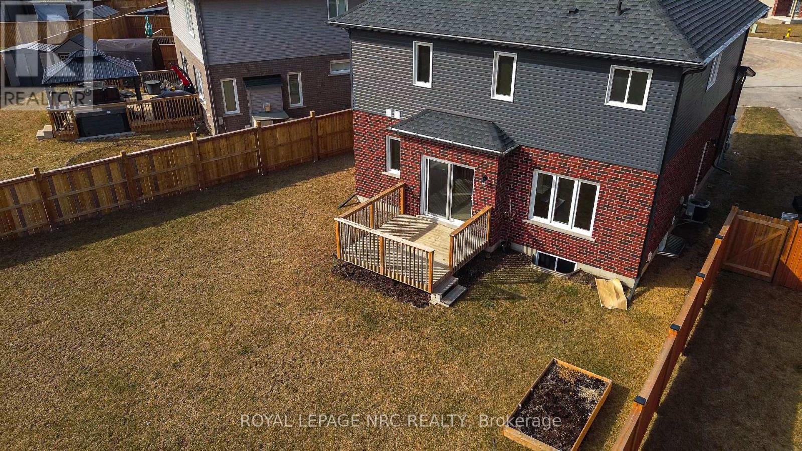 












33 CINNAMON STREET

,
Thorold (Rolling Meadows),




Ontario
L2V0H6


