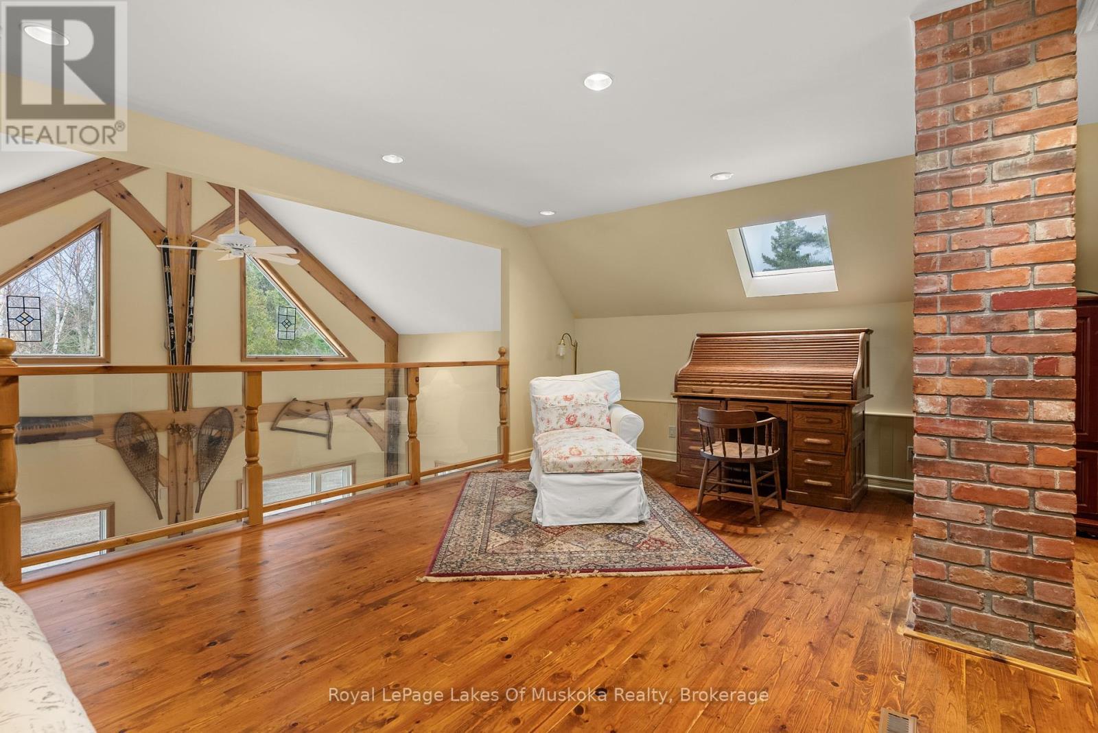 












928 JONES LANE

,
Huntsville (Chaffey),




Ontario
P1H1B2

