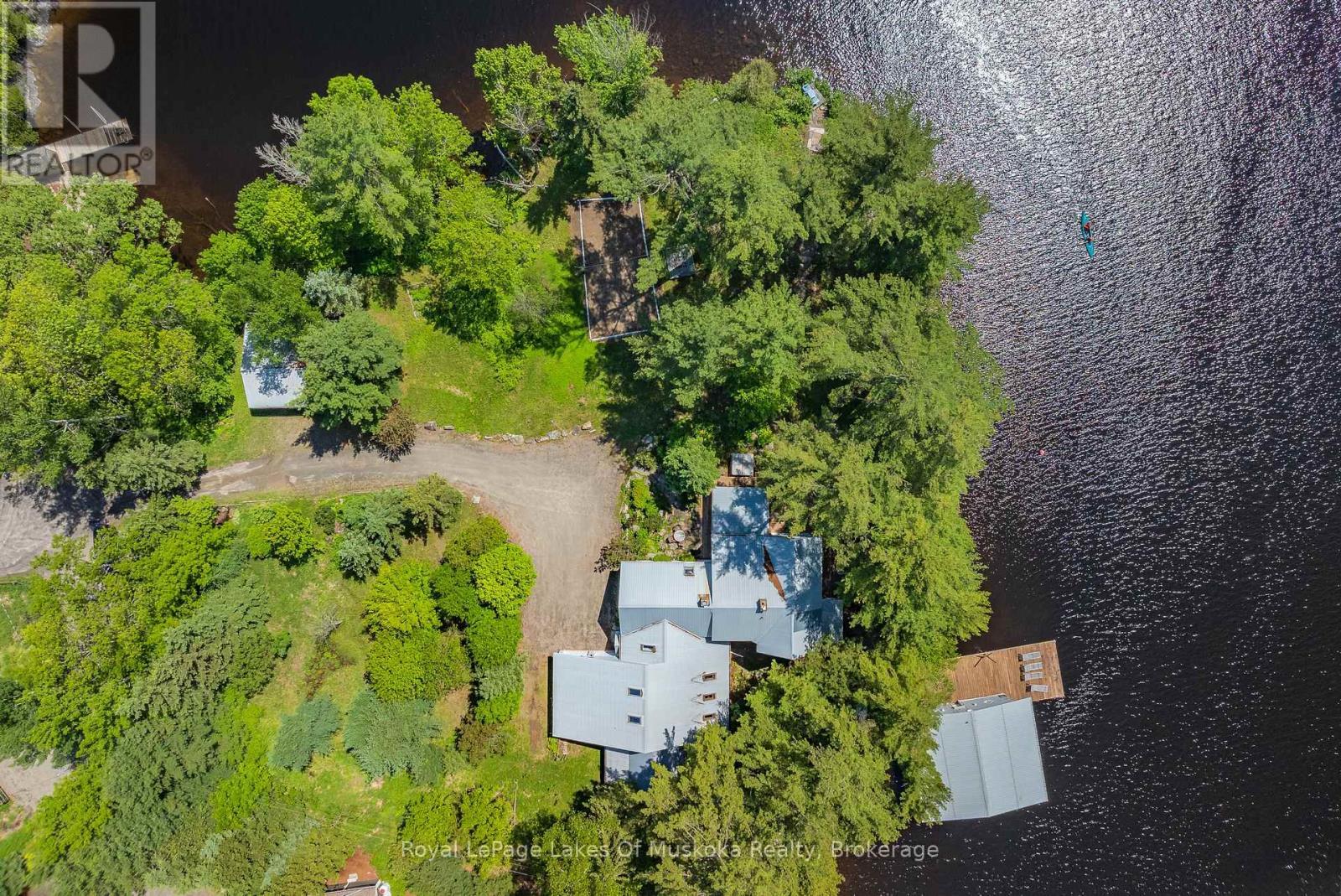 












928 JONES LANE

,
Huntsville (Chaffey),




Ontario
P1H1B2

