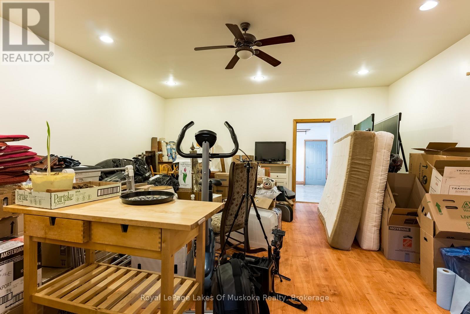












928 JONES LANE

,
Huntsville (Chaffey),




Ontario
P1H1B2

