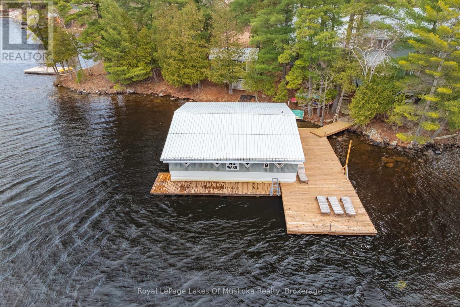 












928 JONES LANE

,
Huntsville (Chaffey),




Ontario
P1H1B2

