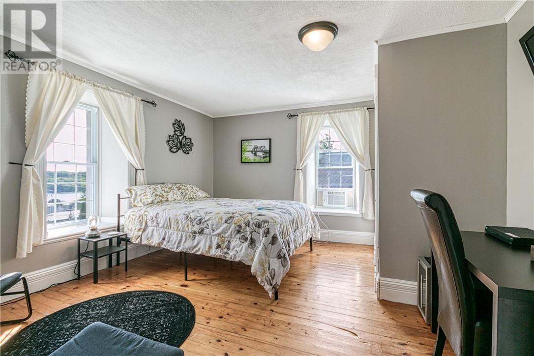 












29 Phipps Street

,
Gore Bay, Manitoulin Island,




Ontario
P0P1H0

