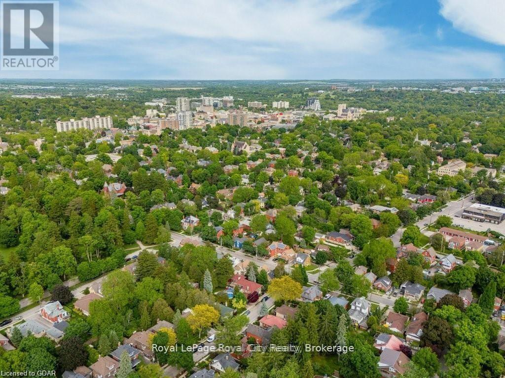 












24 LYON AVENUE

,
Guelph (Exhibition Park),




Ontario
N1H5C6

