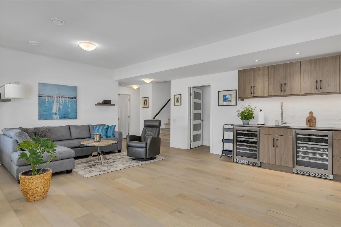 









2147


Madera

Court,
West Kelowna,




BC
V4T 3H7

