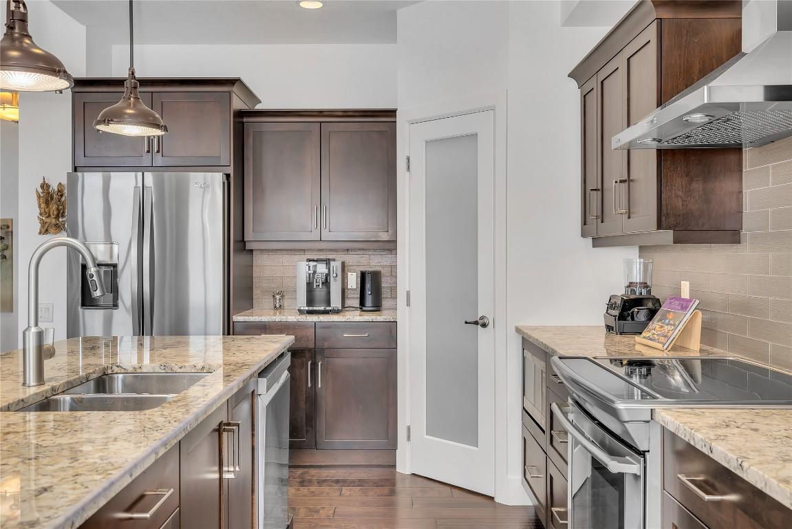 









2147


Madera

Court,
West Kelowna,




BC
V4T 3H7

