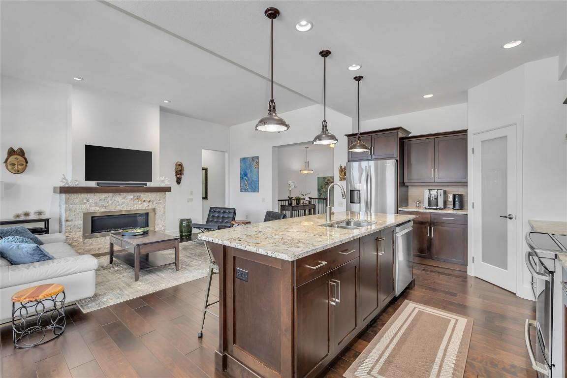 









2147


Madera

Court,
West Kelowna,




BC
V4T 3H7

