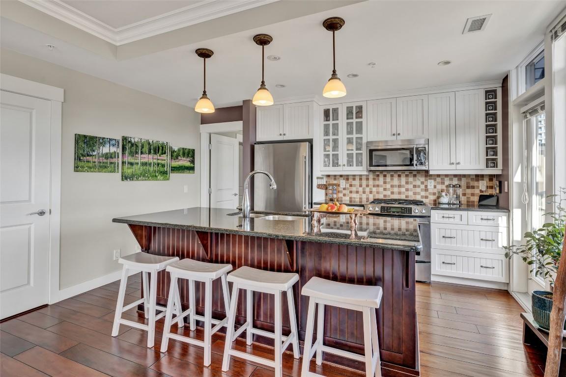 









2901


Abbott

Street, 305,
Kelowna,




BC
V1Y 1G7

