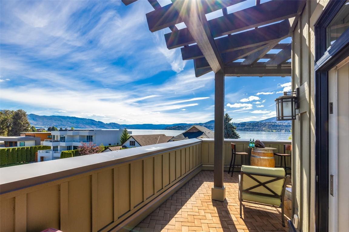 









2901


Abbott

Street, 305,
Kelowna,




BC
V1Y 1G7

